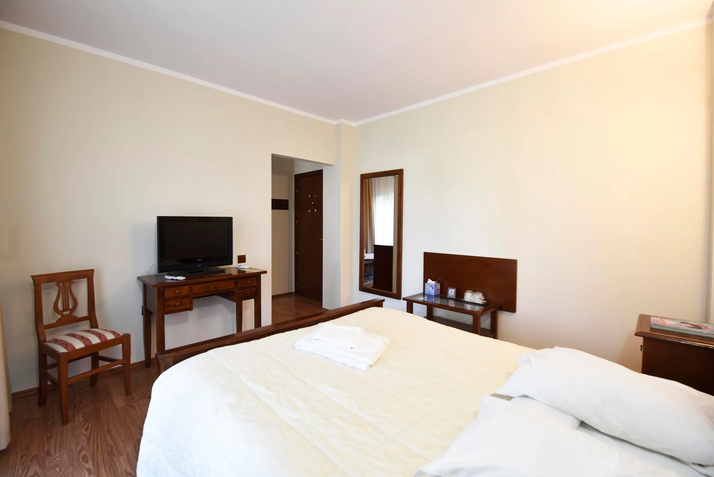 6 junior suite